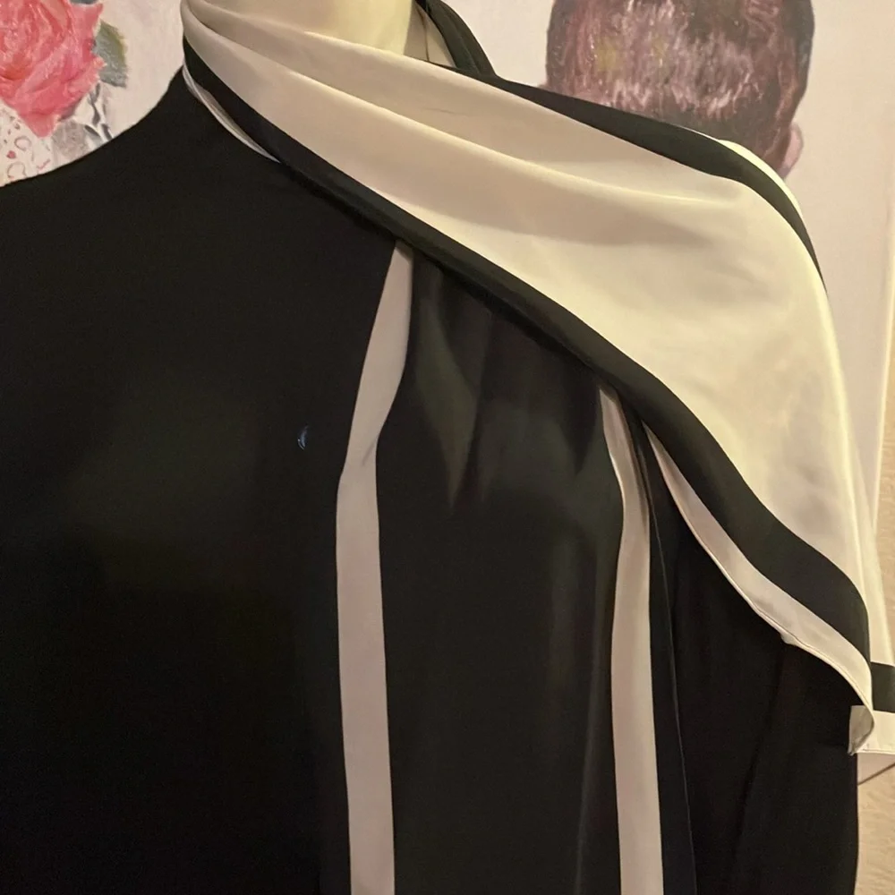 Beautiful, black and cream Vintage Vera Neumann scarf. - Picture 4 of 5